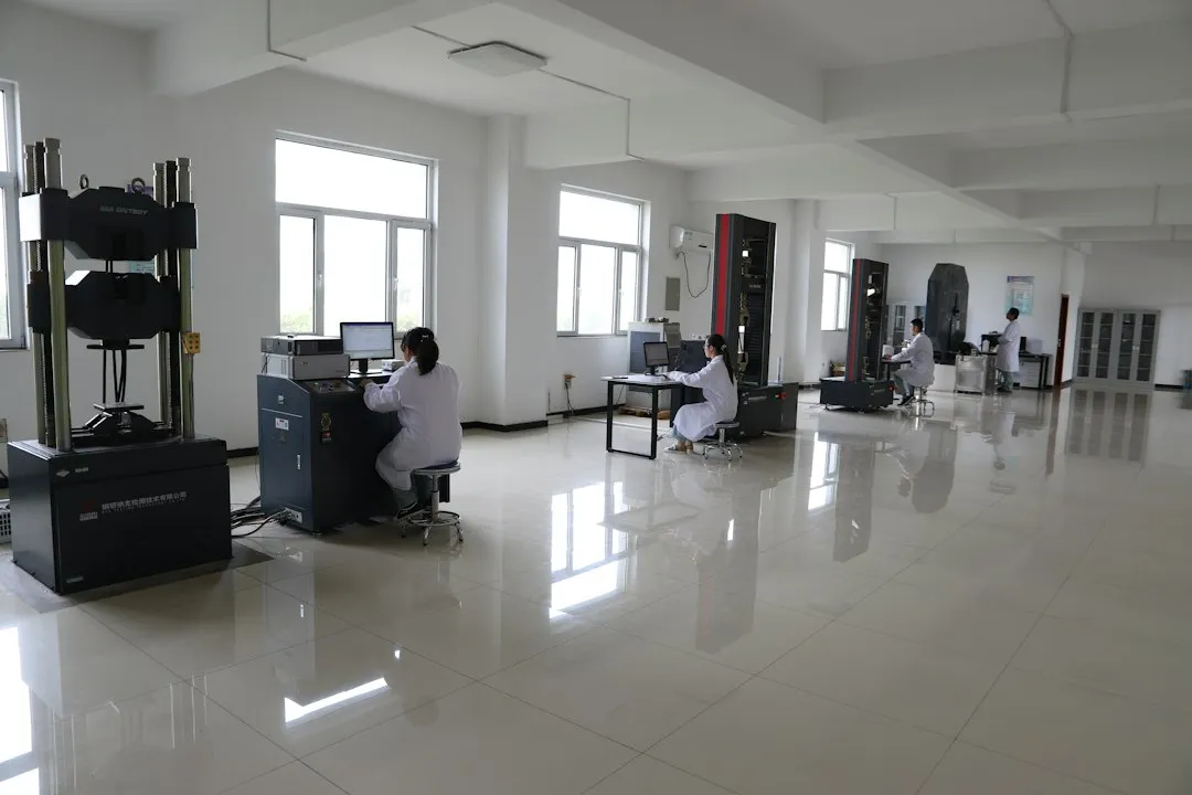 数控皮鞋冲孔机选型指南：加工精度、效率与材料适应性的综合对比正文配图 2